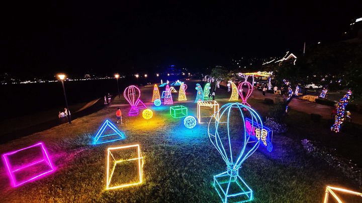 相約八里左岸 光雕藝術營造夢幻夏夜光影盛宴