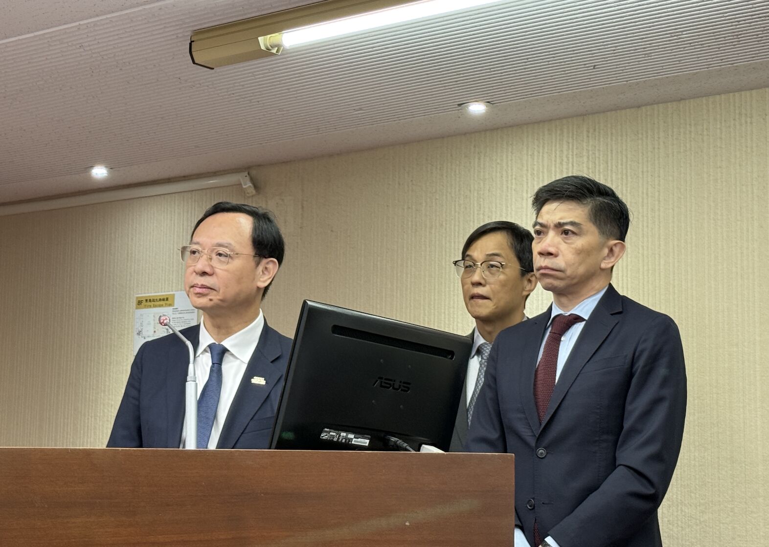 毒油下架會議「中聯全程在場」 姜至剛認了!20%決策我裁示的 240 毒油下架會議「中聯全程在場」 姜至剛認了!20%決策我裁示的 239