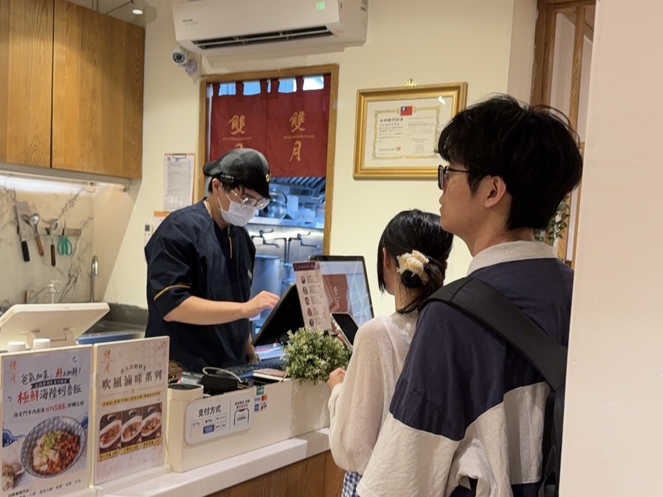 搶人才祭百萬獎金！雙月食品社推「百萬介紹王」　今年全面調薪7% 175