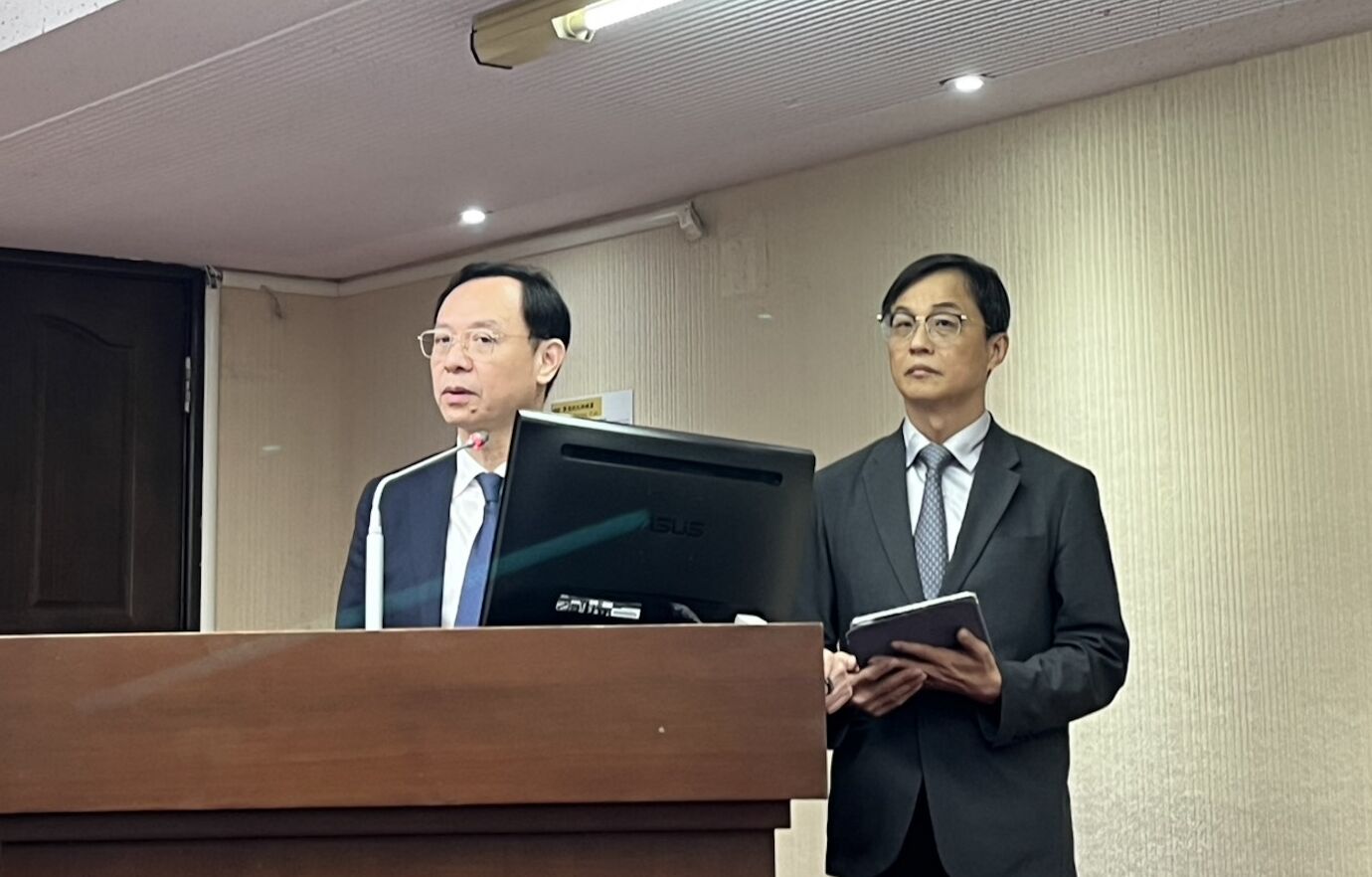17頁毒油會議紀錄+專家名單終曝光！ 食藥署「作業10小時」才PO網 215