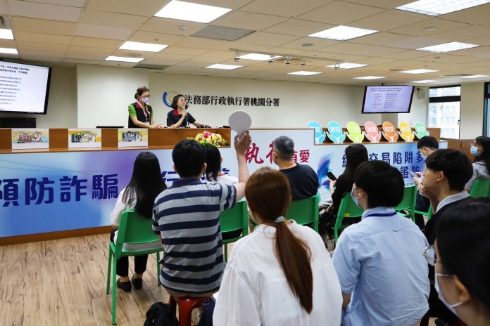 平鎮男用餐突發休克 119線上指導CPR接力AED成功搶命 udfdf 1