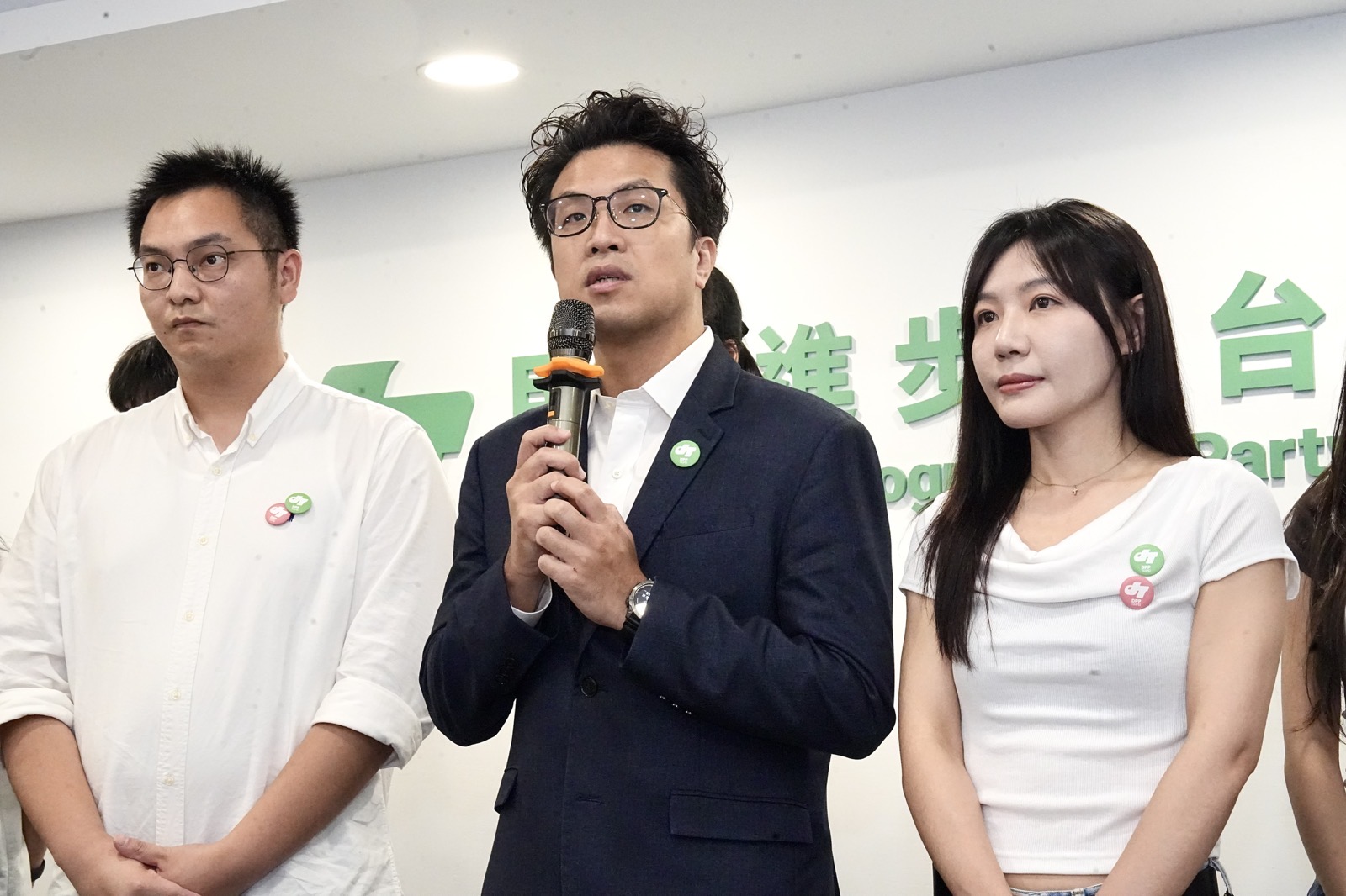 東發號遭刷負評 沈伯洋盼支持百年老店、吳沛憶籲理性 202 東發號遭刷負評 沈伯洋盼支持百年老店、吳沛憶籲理性 201
