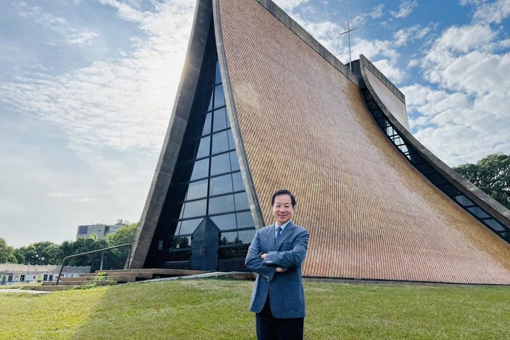 校長張國恩表示，化材系、生科系是東海創校以來最具代表性的系所之一，東海創校迄今培育逾15位中央研究院院士，化學、化工、生醫等領域超過8位。(圖/東海大學)