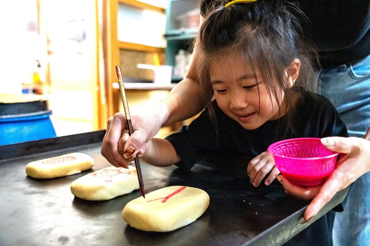 「順發禮餅舖」DIY體驗。　圖：嘉義縣文化觀光局／提供