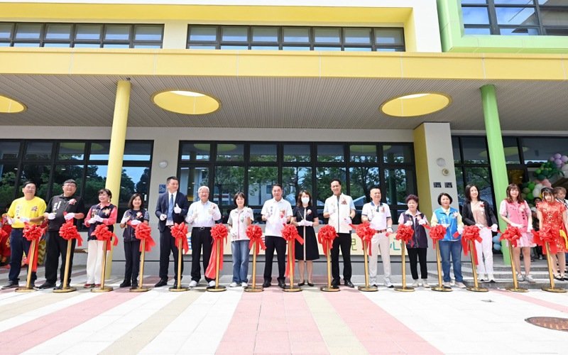苗栗親子館暨托嬰中心揭牌 縣長鍾東錦宣布好消息:9月1日起調降臨時托嬰費用