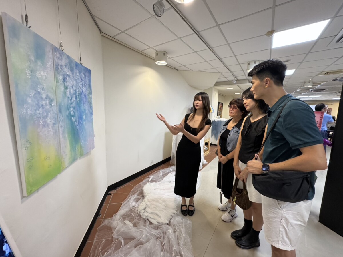 SQ08084 6員高17名美術生畢展登場