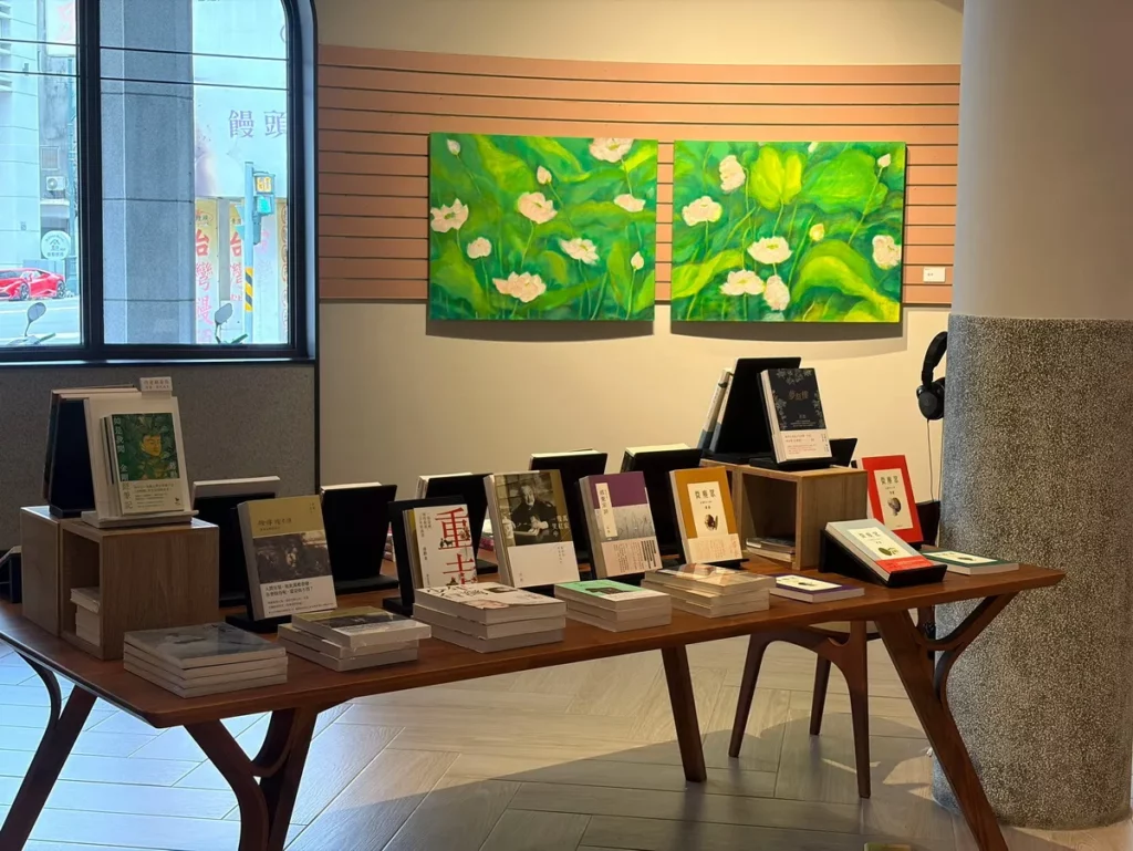 將勳《風荷・日麗》特展歡迎讀者在書與風荷和朗讀聲中,與自己來一場美的對話