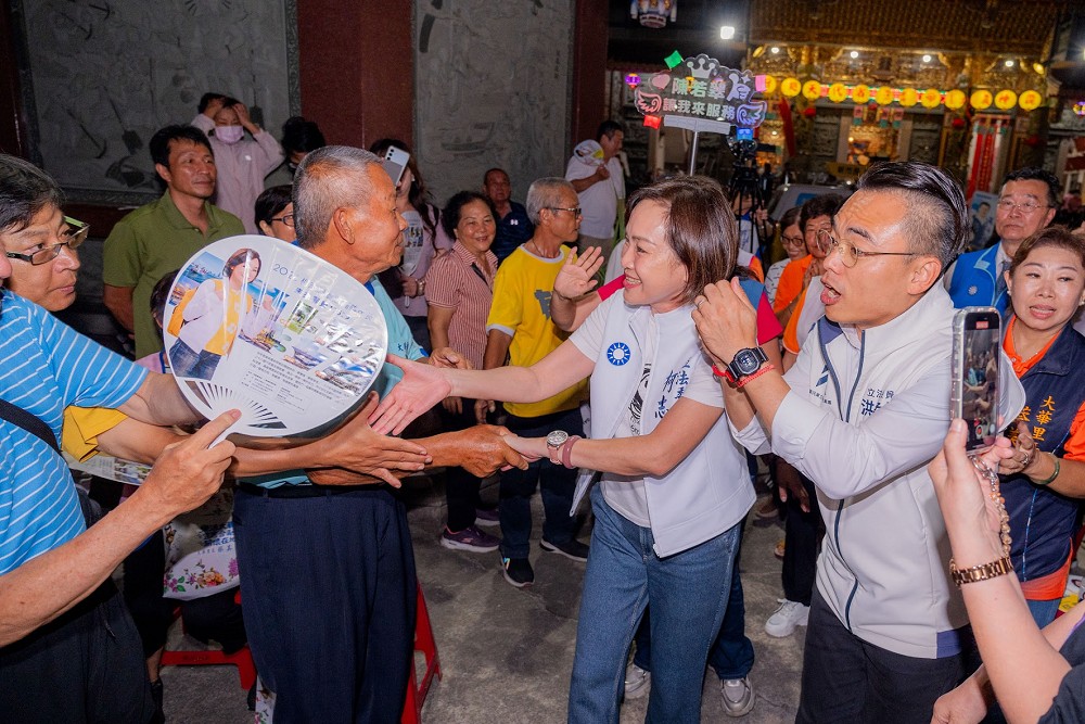 洪孟楷助陣柯志恩喊話「投市長送立委」 讚廟口開講才真正接地氣 234 洪孟楷助陣柯志恩喊話「投市長送立委」 讚廟口開講才真正接地氣 233