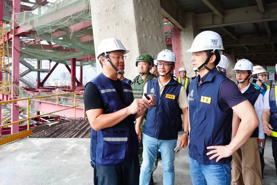 白海豚風雨狂掃網友問「放假標準」　蔣萬安：未發布陸警、4市討論後決定 205