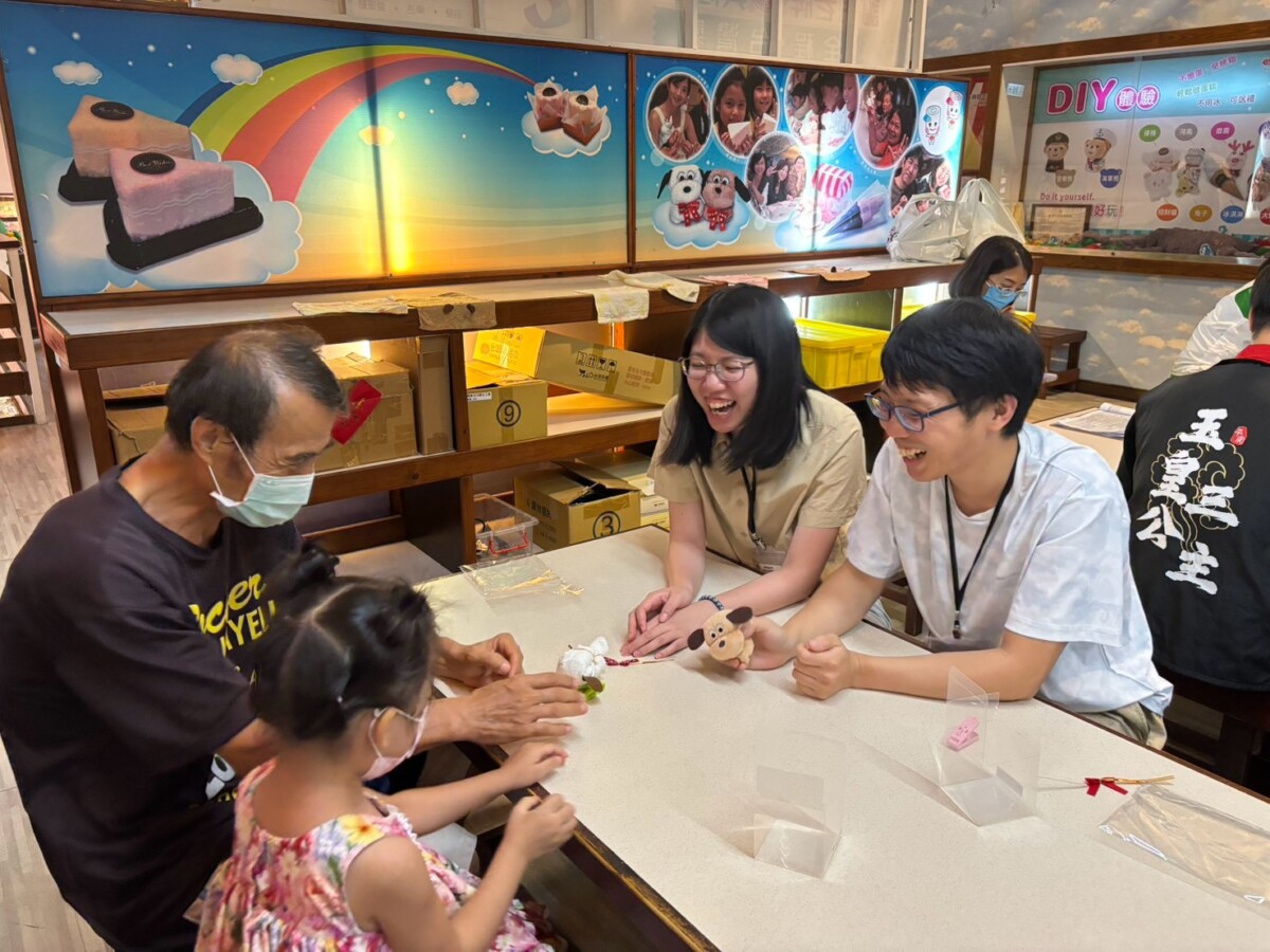 雲林發展學園舉辦「小步前進,閃耀未來」認養人相見歡,邀請認養人走進學園,見證慢飛天使接受早期療育後的成長。(照片/記者 陳雅琪 翻攝)