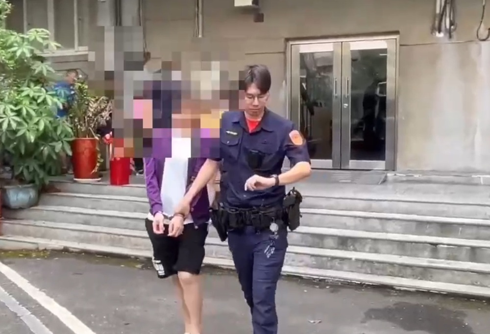 宮廟內聚賭 警破職業賭場查獲26人 252 cnews204260810a08
