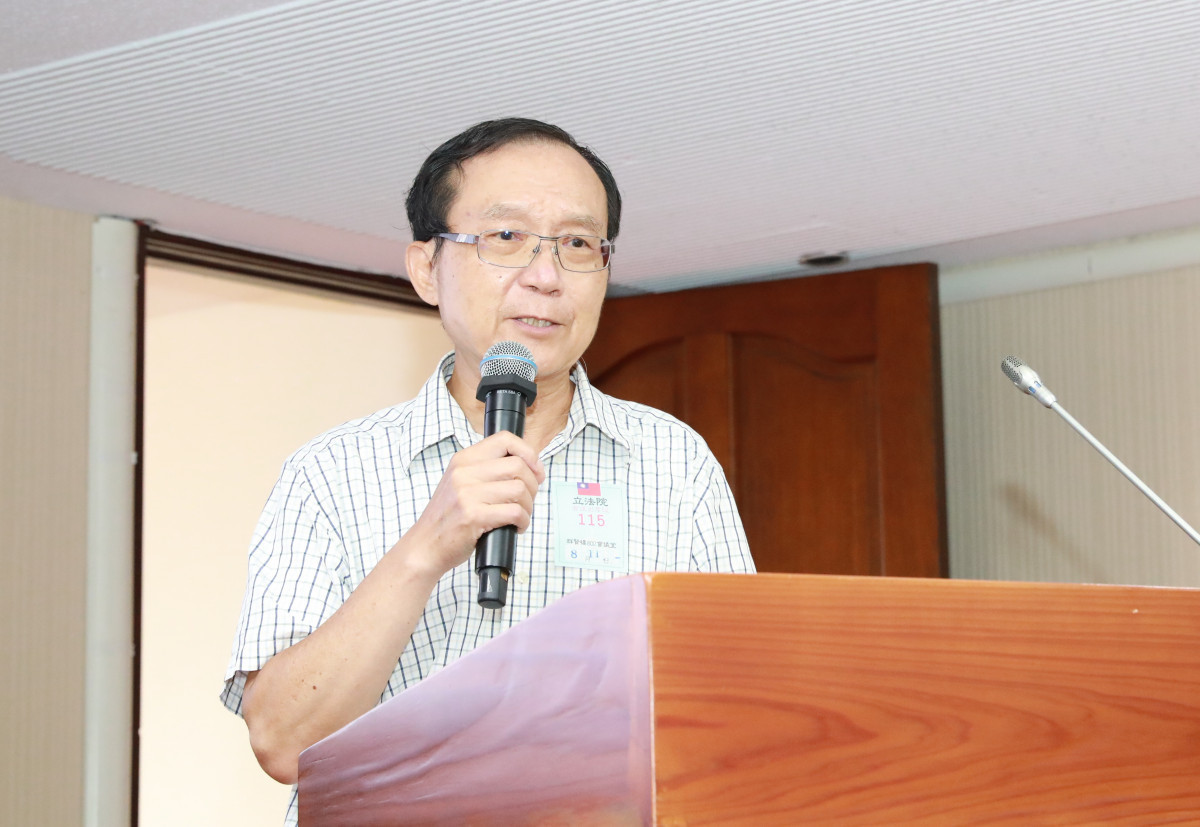 中華民國基層醫療協會理事長林應然表示，基層承接社區防疫第一線，需有清楚的篩檢流程、合理給付、轉診銜接及衛教支持。