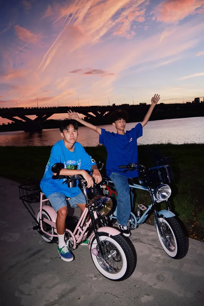 Unimoke miniswing 低跨點車架好上下、後置貨籃能載物,陪青少年騎進放學後的日常