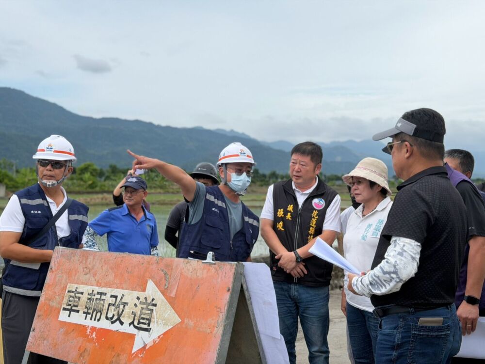 張峻會勘玉里火車站排水工程高低差疑慮 花蓮建設處立即決議改善 230 張峻會勘玉里火車站排水工程高低差疑慮 花蓮建設處立即決議改善 229