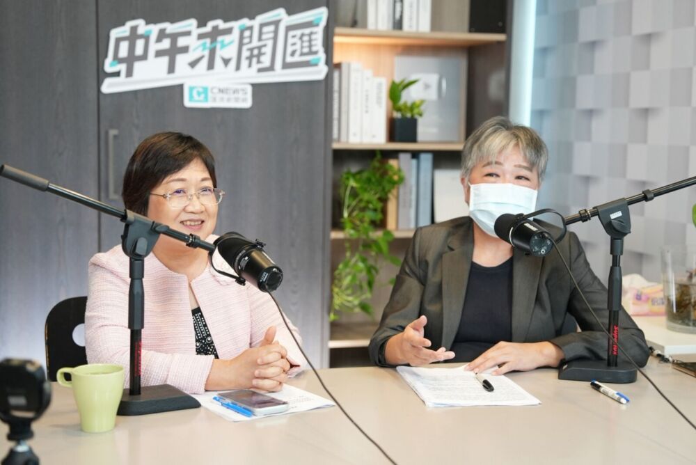 中午來開匯/徐佳青自嘲被潑糞2週「全身臭」 曝與藍綠白都有私交、還曾與徐巧芯節目後喝咖啡 230 中午來開匯/徐佳青自嘲被潑糞2週「全身臭」 曝與藍綠白都有私交、還曾與徐巧芯節目後喝咖啡 229