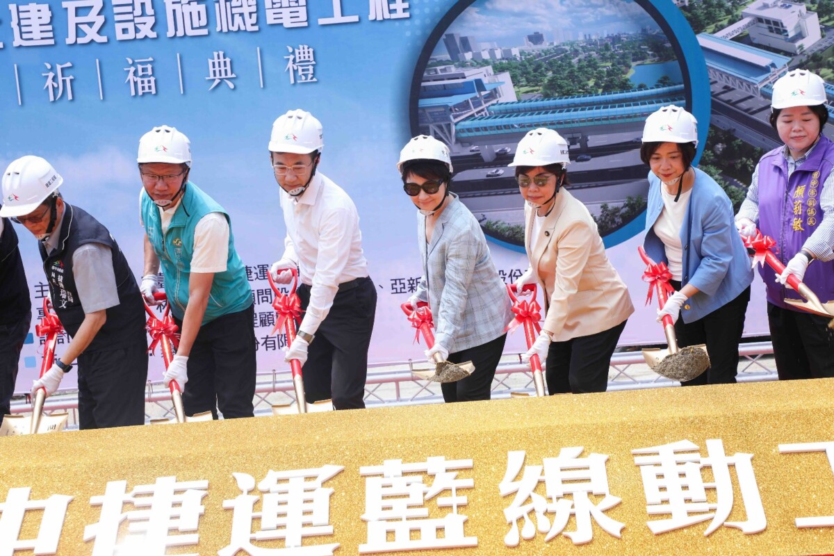 ▲「能開工的一定要開工，不能完工的一定要完工！」盧秀燕說明，二標5座車站也已完成發包，預計今年底前接續動工。(圖/記者顏淑娟翻攝)