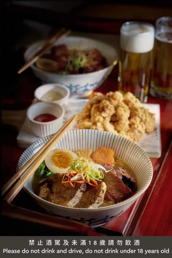 冠軍牛肉麵是台北福華大飯店七賢吧的招牌餐點,深受饕客喜愛。(台北福華大飯店提供)