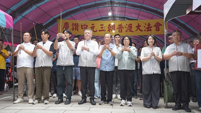 全嘉開普!兩千萬打造「金馬奔騰躍諸羅」亮相 嘉義城隍廟五大創意供品吸睛