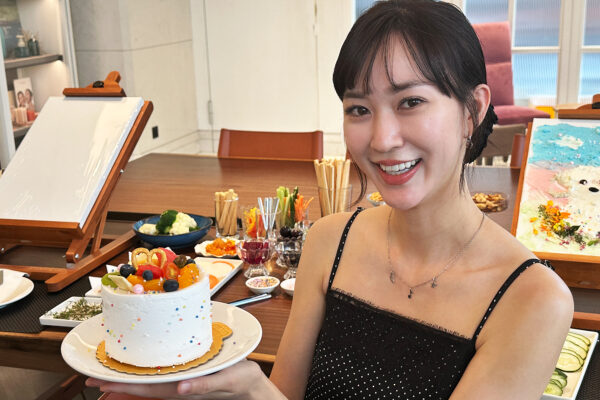 不必飛巴黎,不必到紐約,米其林指南瀚寓酒店引進國外最夯的食藝彩繪,最低1,314元起,邊吃邊玩邊畫,還有蛋糕帶回家。(圖/瀚寓酒店提供)
