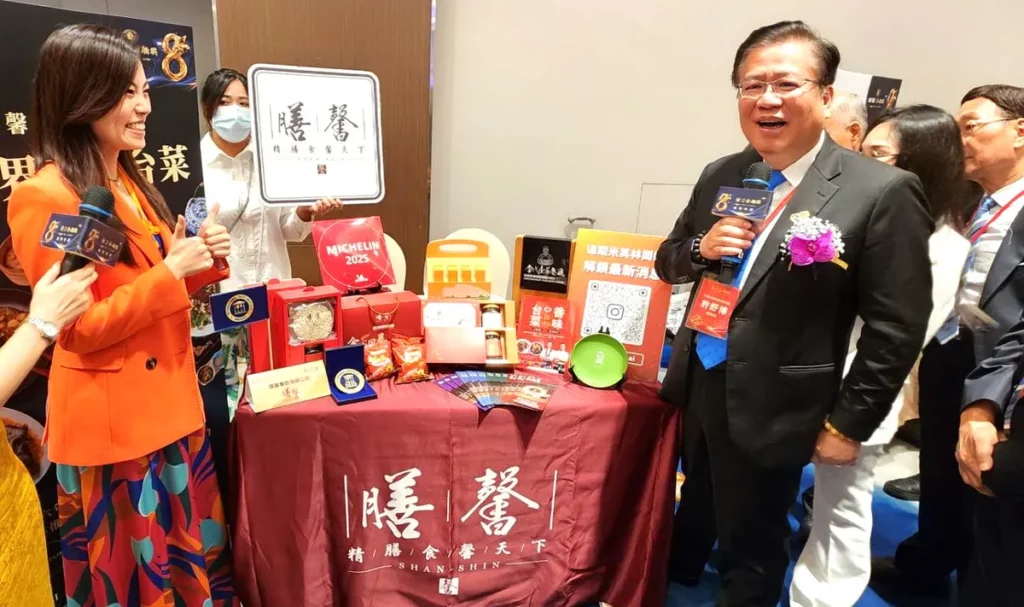 全國商業總會理事長許舒博走訪各企業展區