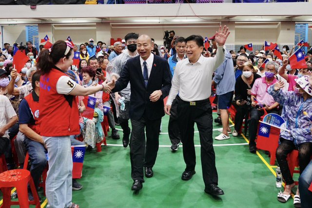立法院長韓國瑜(左)、國民黨總召傅崐萁(右)。(圖:傅崐萁辦公室提供)