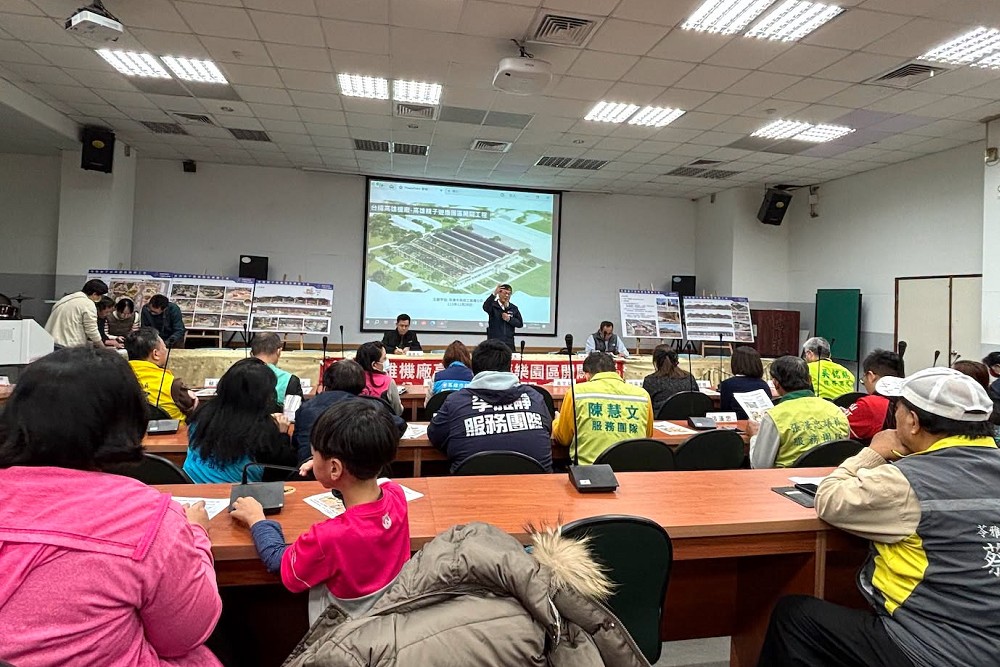 台鐵高雄機廠蛻變親子遊樂園區 特公盟舉3點讚陳其邁市府「做對的事」 18 台鐵高雄機廠蛻變親子遊樂園區 特公盟舉3點讚陳其邁市府「做對的事」 17