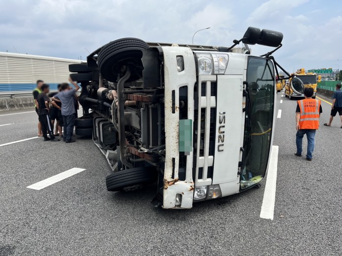 中壢警出動79人雷霆除暴 毒駕男見臨檢心虛停車露餡遭逮 S 157810693 0