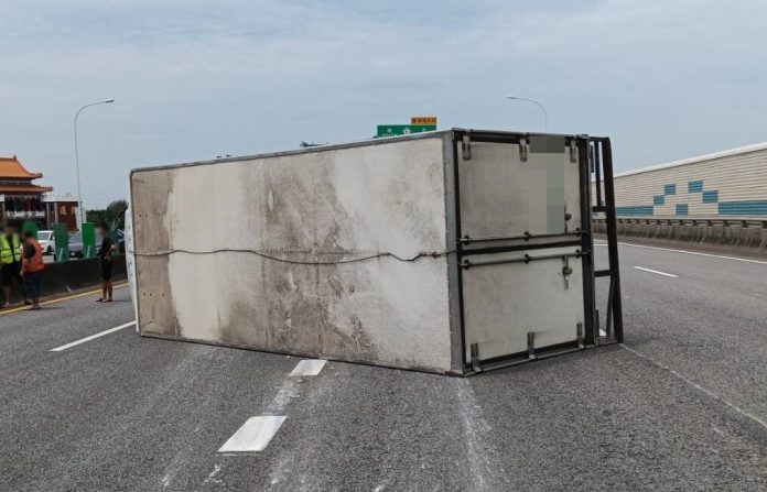 中壢警出動79人雷霆除暴 毒駕男見臨檢心虛停車露餡遭逮 34245 0 e1786601838357