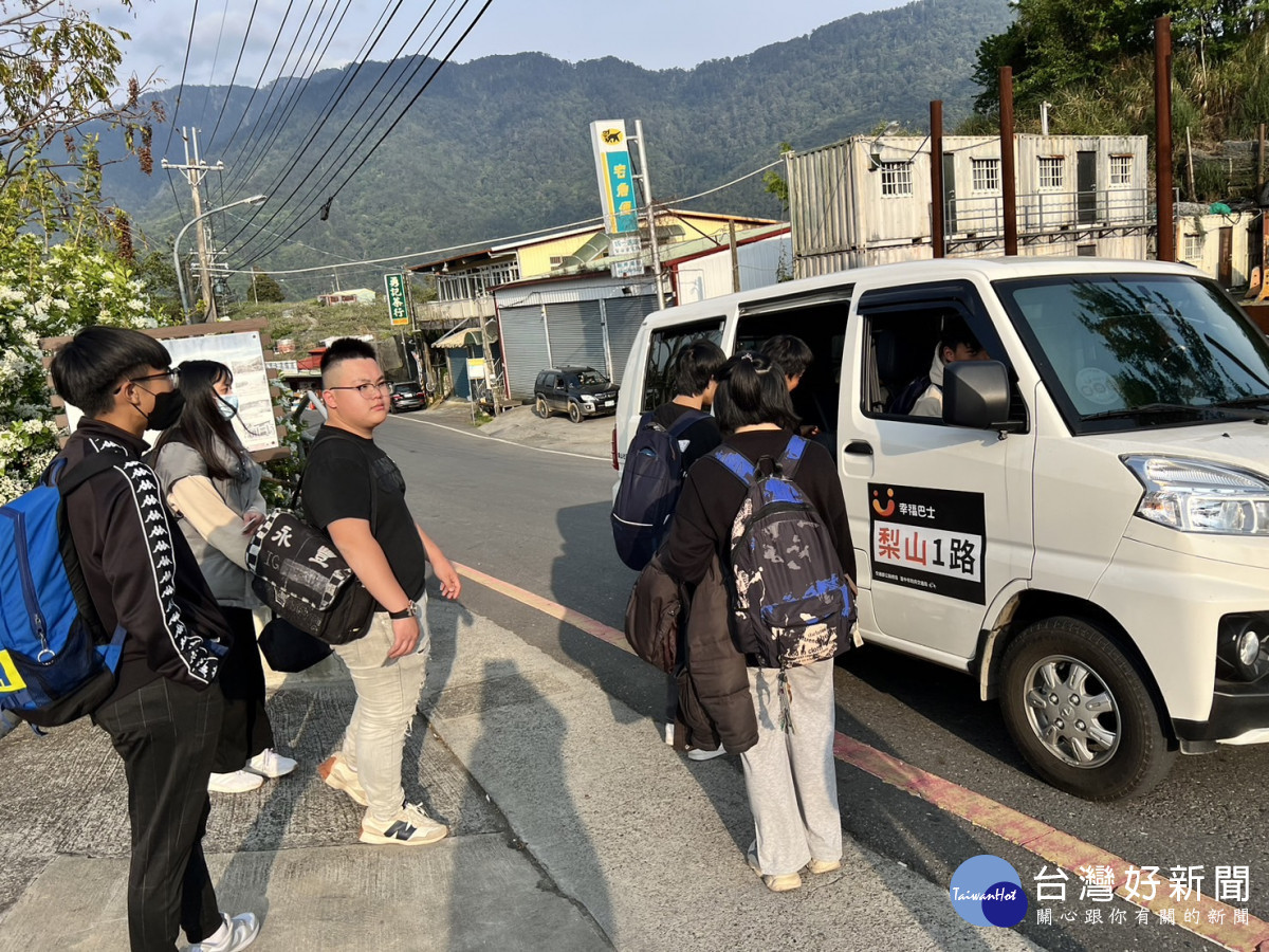 市府推動幸福巴士包車觀光服務，歡迎民眾前往旅遊