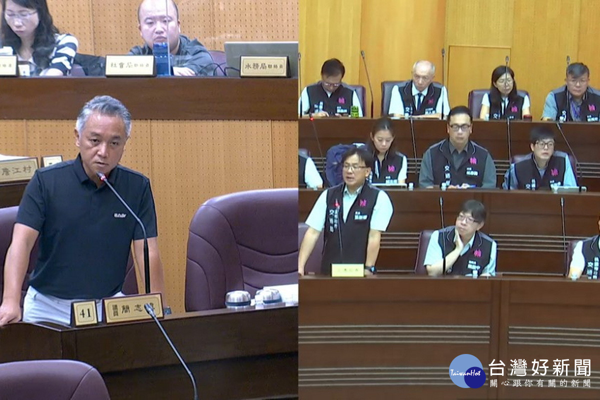 力促交通改革，桃園市議員簡志偉質詢市府交通局長張新福。