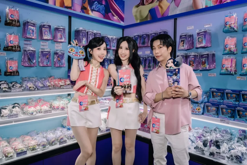 派翠克與 Sandy & Mandy 帶領媒體搶先「開箱」,場內設計完美還原Netflix _K-Pop 獵魔女團_神祕絢麗的視覺風格