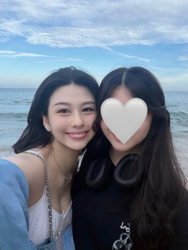 邱淑貞大女兒沈月。(圖/翻攝沈月IG)