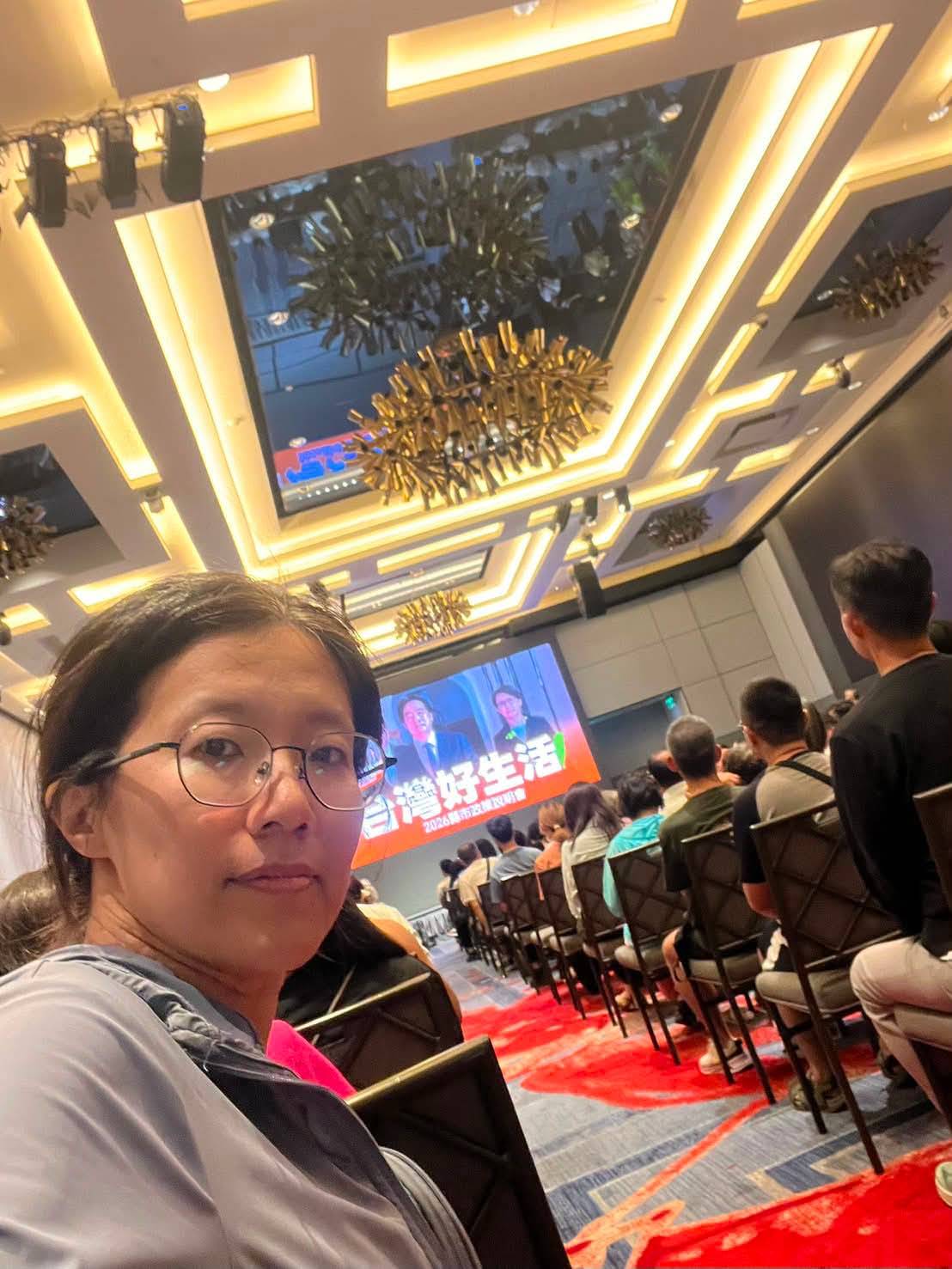 教育部長、交通次長同框鄭朝方 黃郁雯批：別把孩子的就學權變成政治口號