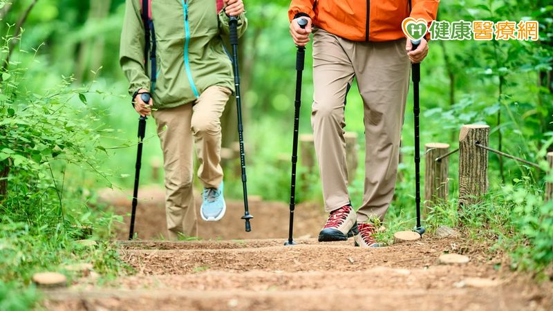 長輩預防骨鬆補鈣補對了嗎?醫曝「5關鍵」肌少症一起防