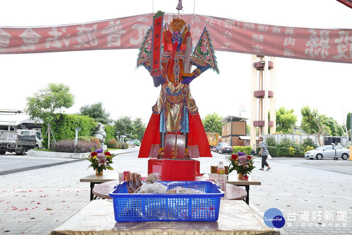南無面燃大士坐鎮,確保儀式圓滿和平。( 縣府提供)<br /><br />