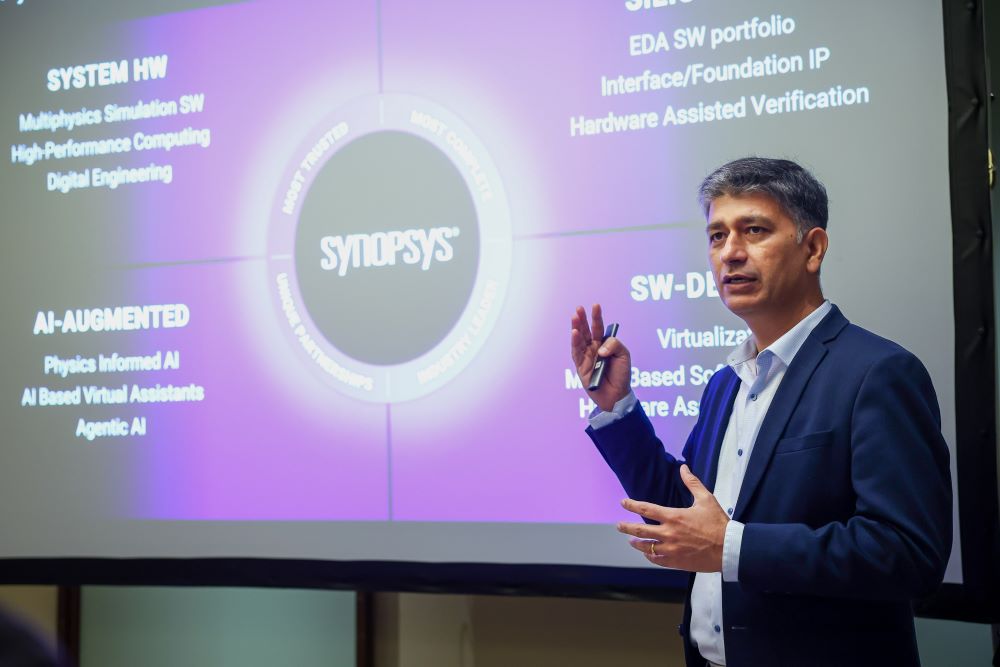 新思科技亞太區應用工程副總裁(VP APAC, Applications Engineering)Padmesh Mandloi
