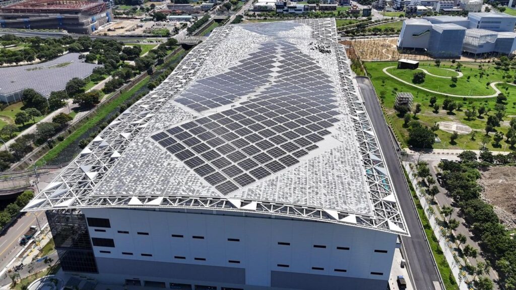 台中國際會展中心設置太陽能光電板