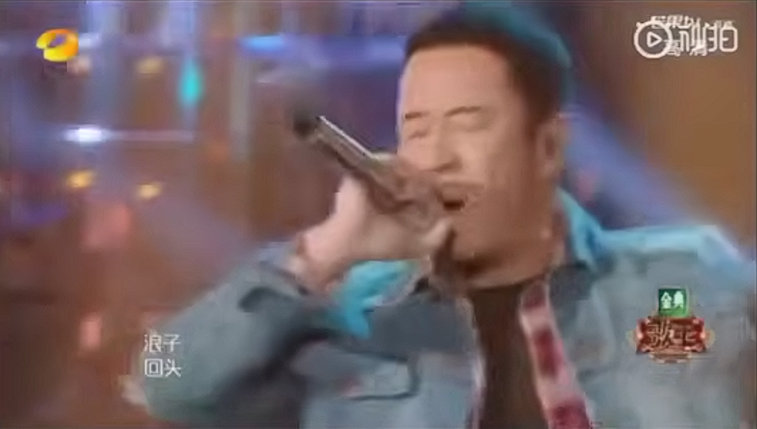 阿斌指出楊坤當年翻唱〈浪子回頭〉根本沒有授權。(圖/翻攝YouTube)