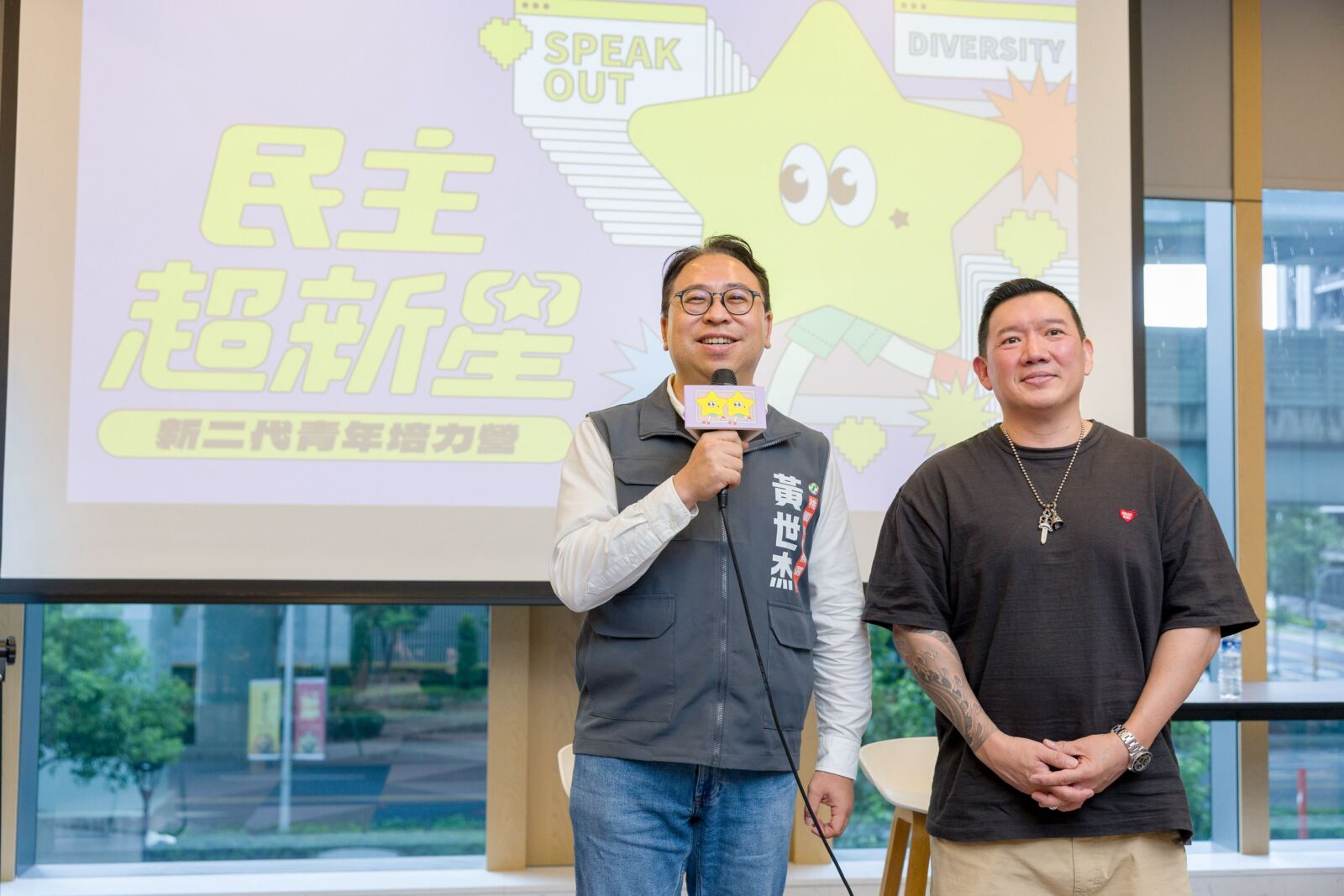 同台港星杜汶澤 黃世杰提桃園新住民政見4面向 214 同台港星杜汶澤 黃世杰提桃園新住民政見4面向 213