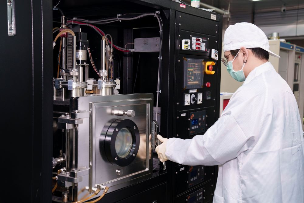 長庚大學提供豐富產學專案與實習機會,使研發不只停留在論文,更能直接接軌產業與國際舞台。(圖/長庚大學)