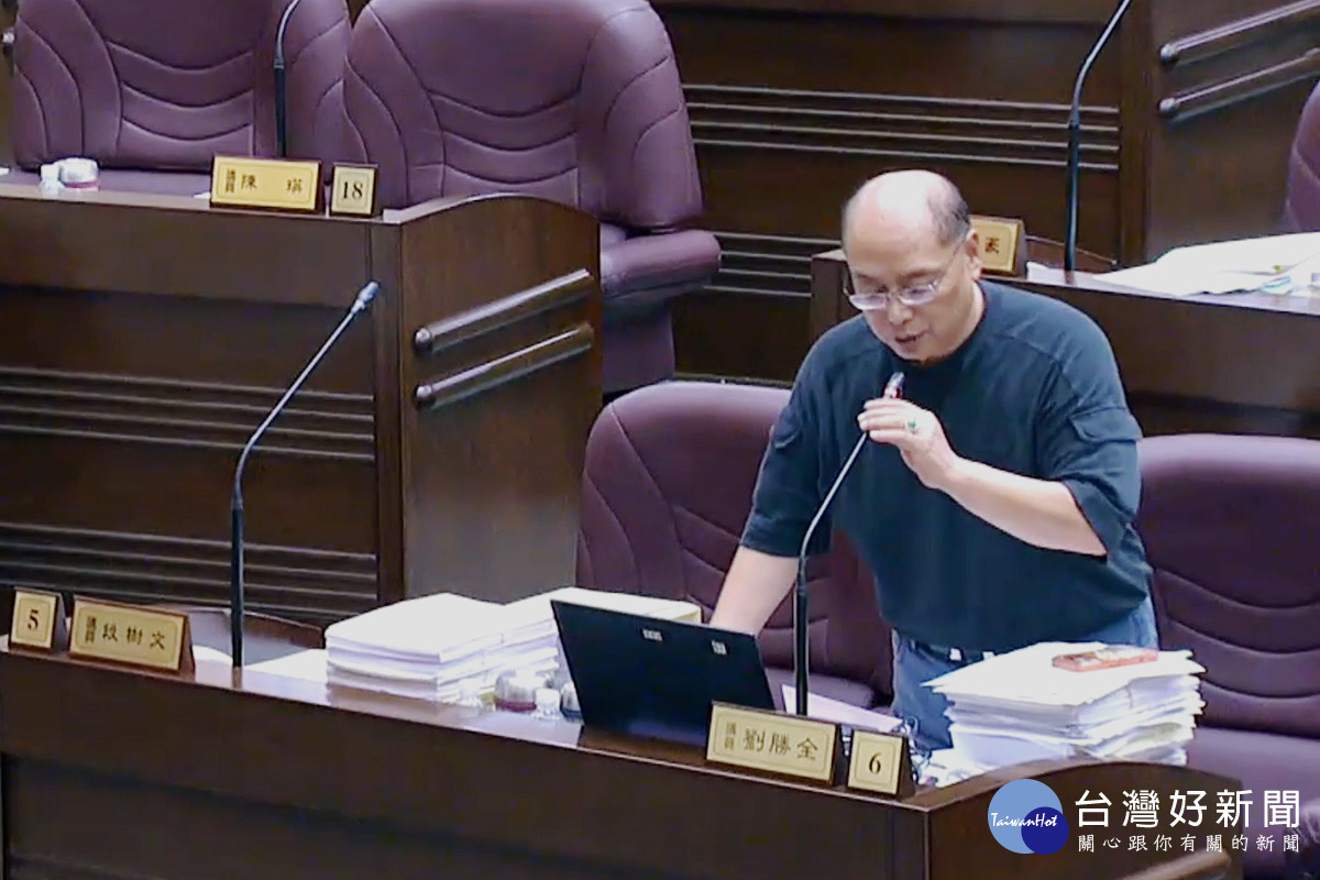 桃園市議員劉勝全於議事堂進行質詢。<br /><br /> 