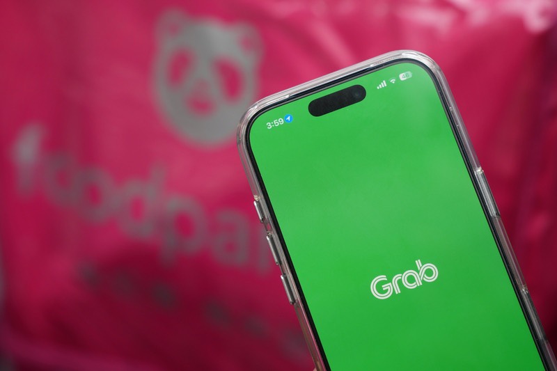 SQ08184 2全版廣告狂轟Grab