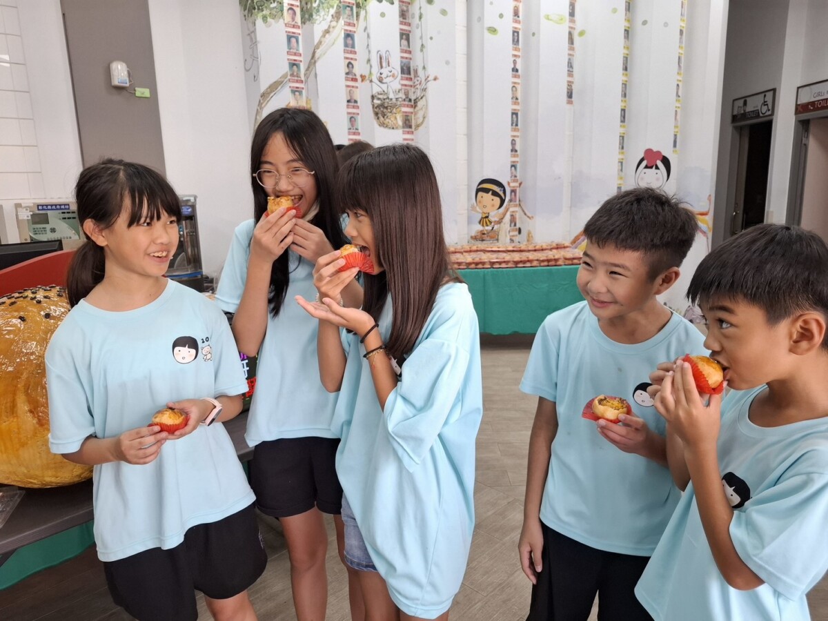 SQ08185 8黑手牌蛋黃酥飄香