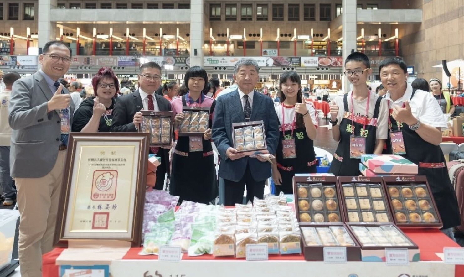砍預算政府訂單掉光? 全台社福中秋禮銷售額「1億變剩2千萬」 214 砍預算政府訂單掉光? 全台社福中秋禮銷售額「1億變剩2千萬」 213