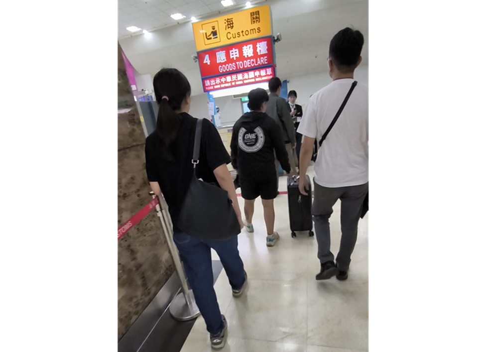 泰女吞毒走私闖關 海巡員高雄機場逮人求財夢碎 216 cnews204260818a04