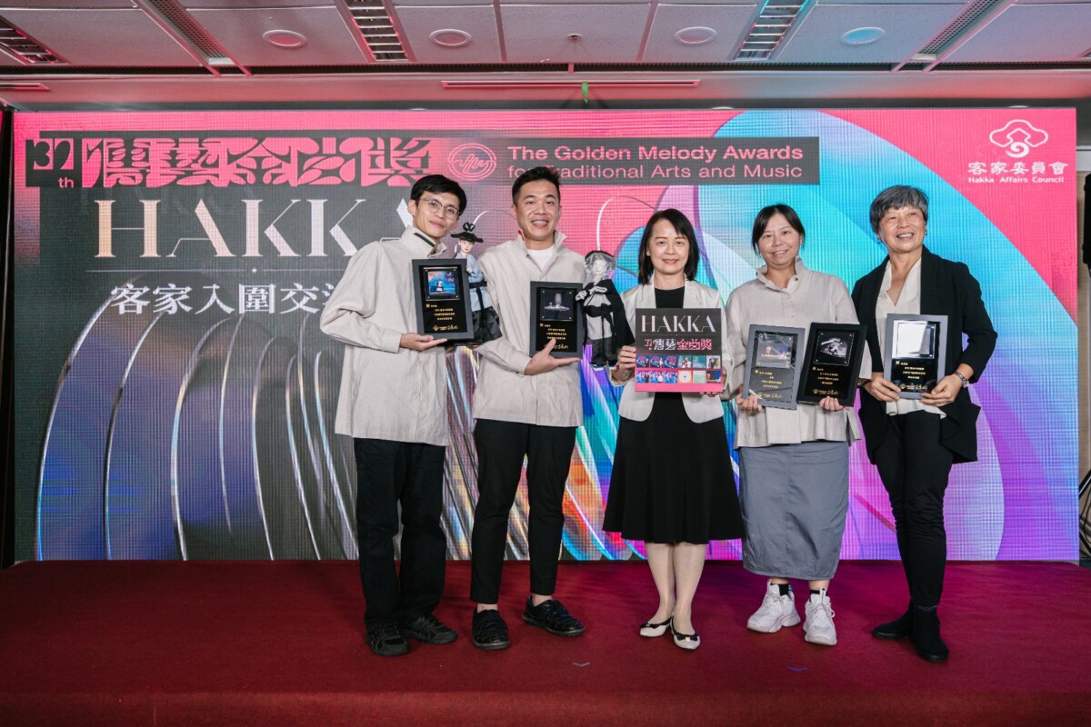 ▲臺北木偶劇團以《赤子》入圍最佳年度作品獎、最佳導演獎、最佳編劇獎、最佳偶戲主演獎及最佳音樂設計獎，另吳聲杰入圍最佳偶戲主演獎。（圖/客家委員會提供）