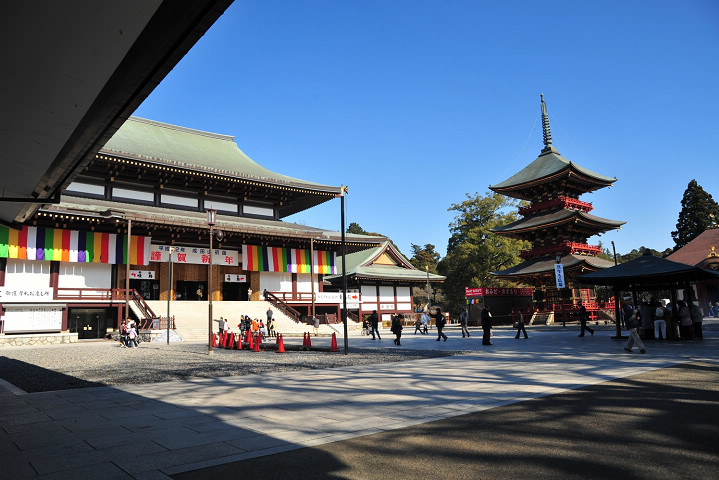 成田山新勝寺鄰近機場,周邊還有傳統的老街。 圖:(公社)千葉縣觀光物產協會/提供