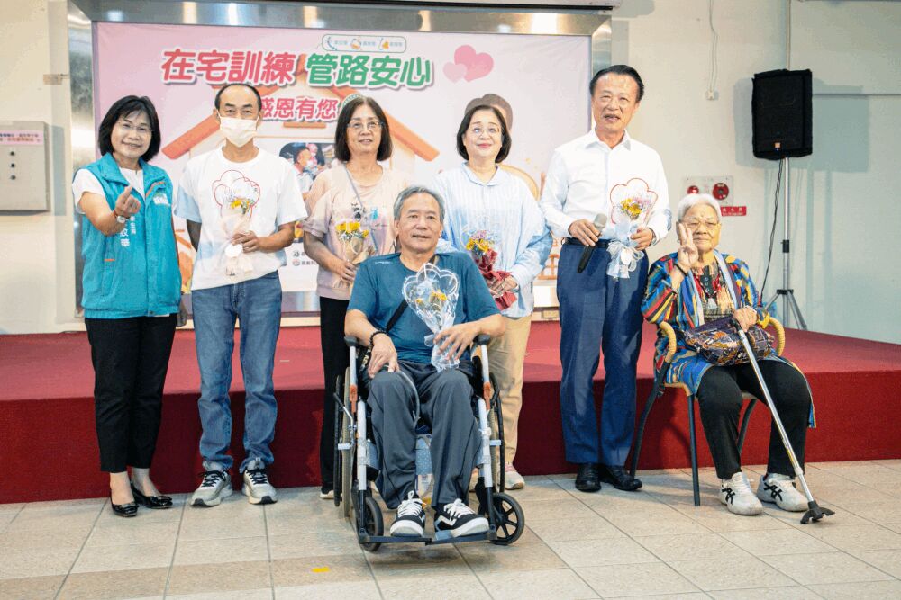 翁章梁化照顧父母經驗為政策 嘉義縣到宅照護8年逾2200個案受惠 206 照片來源:嘉義縣政府