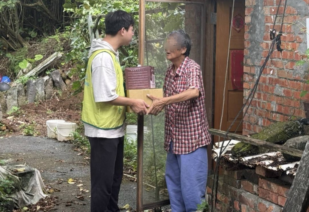 新北社會局攜手公益團體 「集食送愛」助北海岸弱勢家庭、獨居長者 204 248260820a07