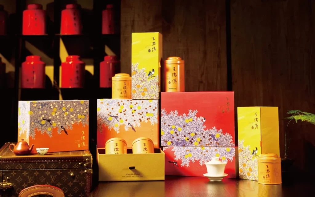 今年《同光・映月》中秋茶禮依不同品飲需求,推出《光霽》、《光映》與《光栩》等系列,呈現不同層次的臺灣茶品飲提案。